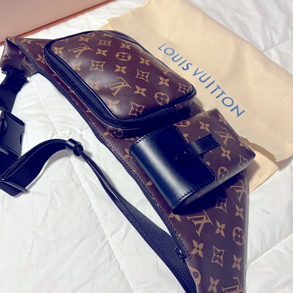 Used-Louis Vuitton Christopher Bumbag with Box and original Gift bag & Dust bag